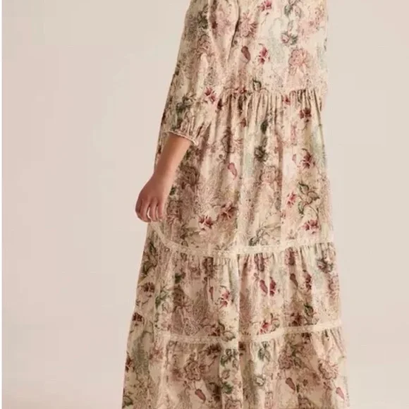 Torrid Cream Floral  Boho Maxi Dress
Torrid Size 2 - Picture 4 of 5